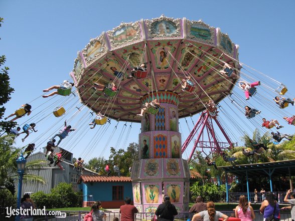 WaveSwinger at Knotts Berry Farm