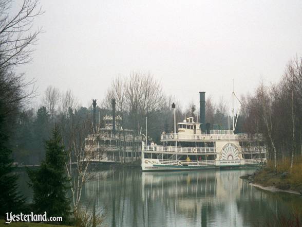 dlpfeb2001_steamboats.jpg