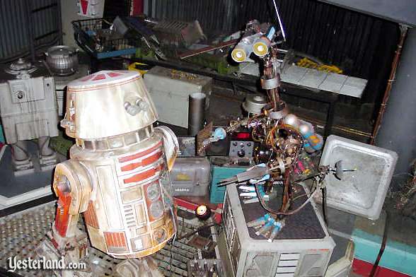 Former America Sings goose now works in Star Tours