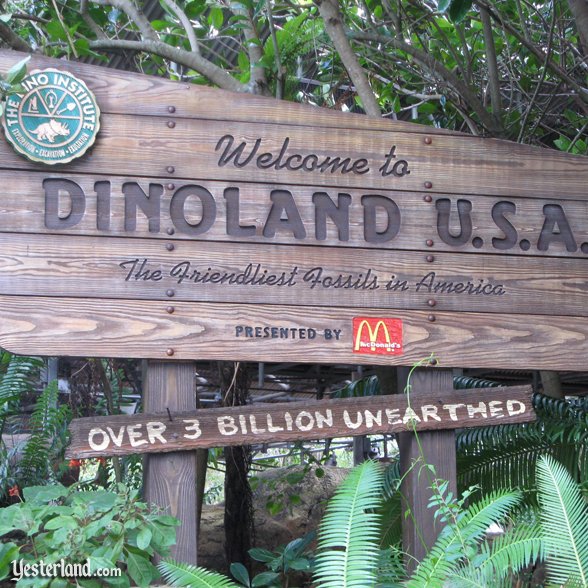  McDonald's presents Dinoland U.S.A.