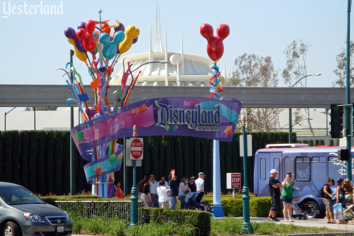 Disneyland sign, 2009