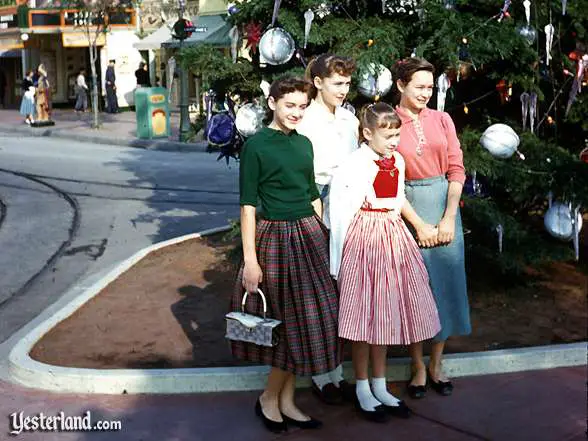Dressing for Disneyland in the 1950s