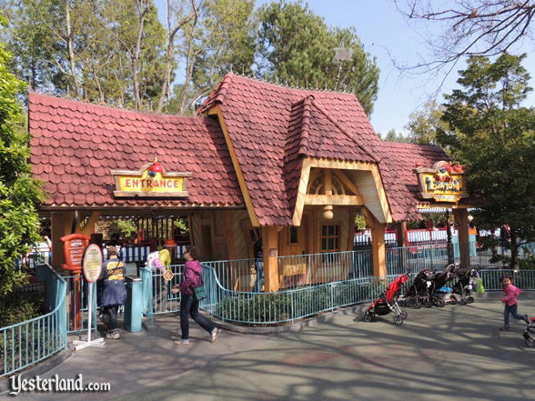 Fantasyland Station (Walt Disney World Railroad) - WanderDisney