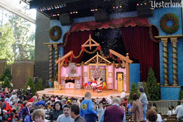 Minnie’s Christmas Party at Disneyland, 2001