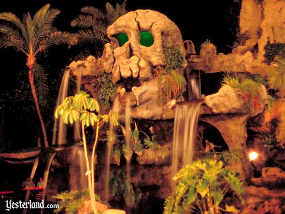Photo of Skull Rock at night