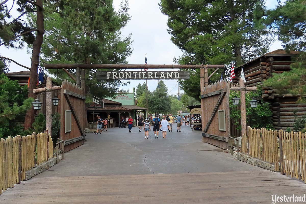 Entrance to Frontierland at Disneyland Park