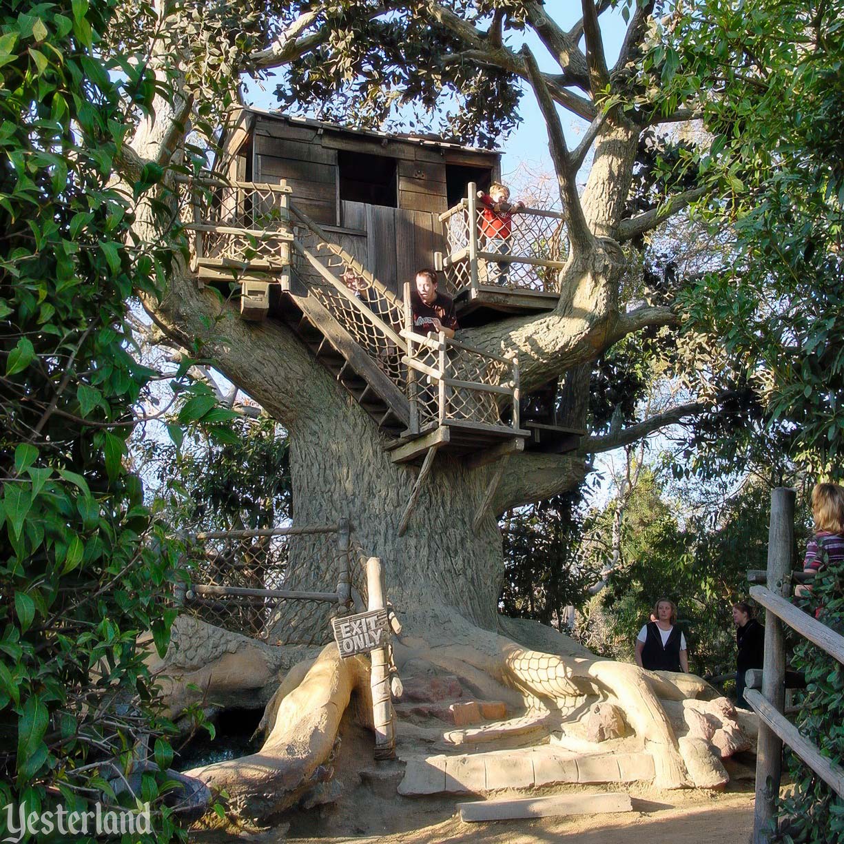 Tom and Huck’s Tree House on Tom Sawyer Island at Disneyland Park