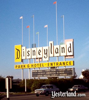 Photo of the older Disneyland sign