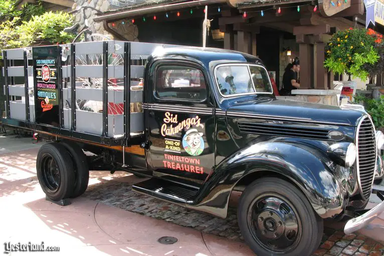 Sid Cahuenga’s One-of-a-Kind Antiques and Curios shop at Disney’s Hollywood Studios