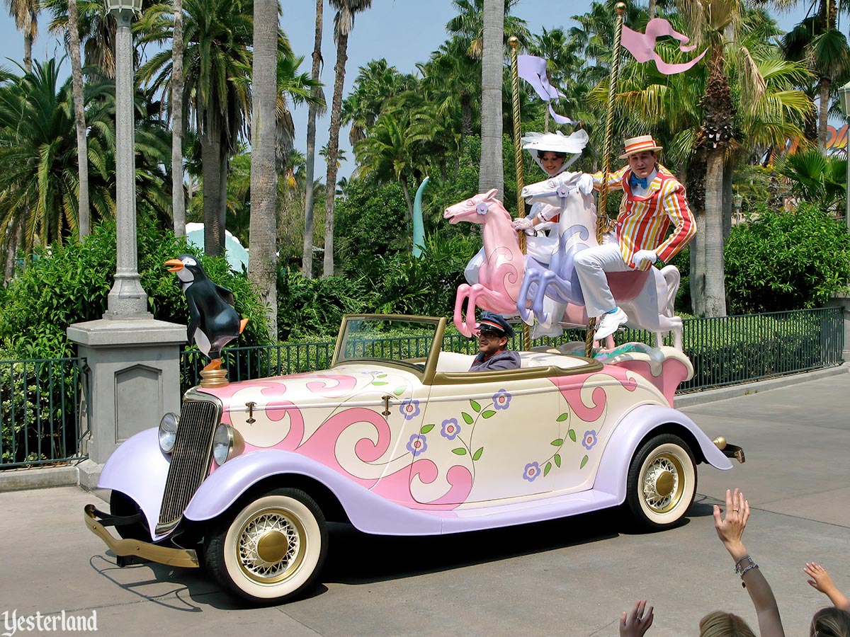 Mary Poppins car in Disney Stars and Motor Cars parade