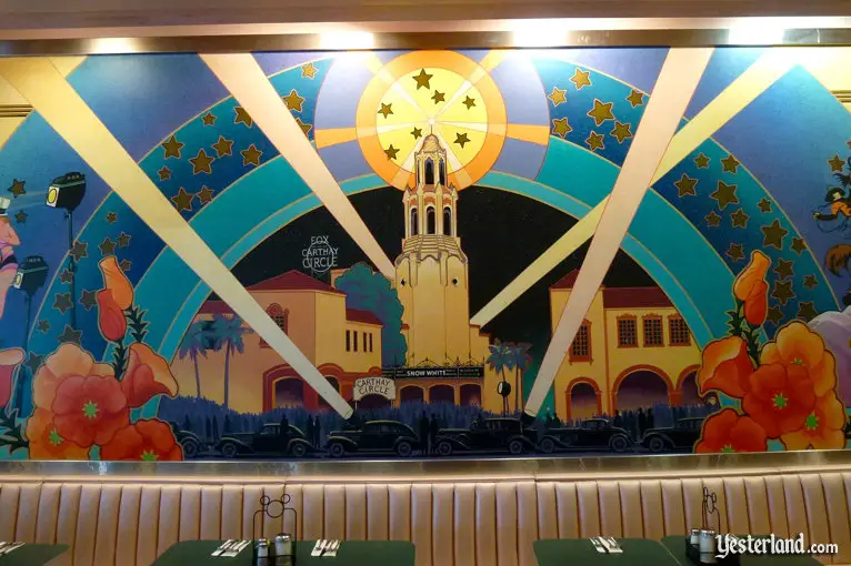 Carthay Circle Theatre mural at the Hollywood & Vine restaurant (2011 photo)