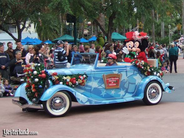 Yesterland: Hollywood Holly-Day Parade