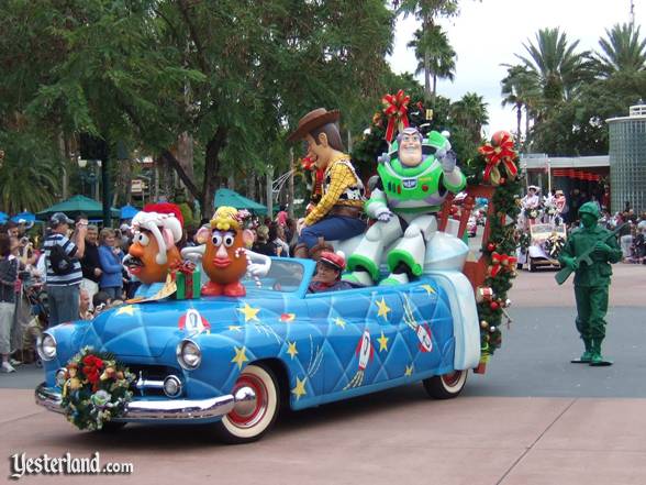 Yesterland: Hollywood Holly-Day Parade