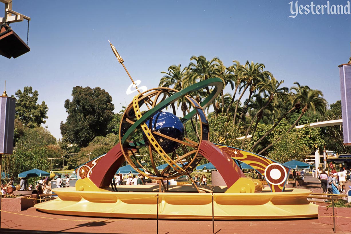 1998 version of the Tomorrowland Terrace stage at Disneyland